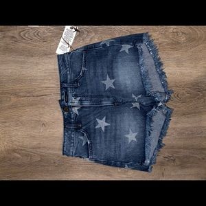 NWOT Arizona high waisted stellar Star Shorts sz26